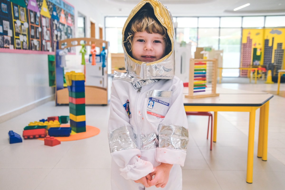EYFS & Primary School EYFS & Primary School